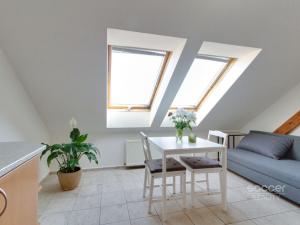Pronájem bytu 2+kk, Praha - Libeň, Na žertvách, 69 m2