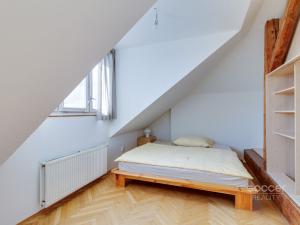 Pronájem bytu 2+kk, Praha - Libeň, Na žertvách, 69 m2