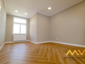 Pronájem bytu 2+kk, Hradec Králové, Masarykovo náměstí, 54 m2