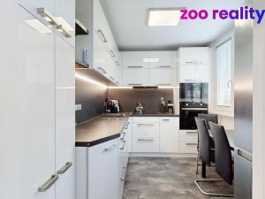 Prodej bytu 2+1, Strakonice, Bezděkovská, 55 m2