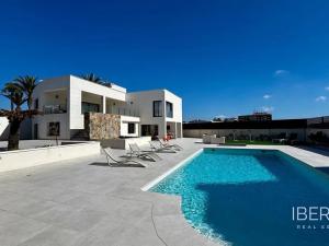 Prodej rodinného domu, Torrevieja, Španělsko, 200 m2