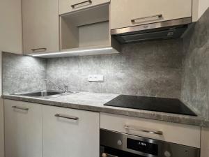 Pronájem bytu 1+1, Praha - Vršovice, Omská, 39 m2