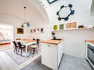 Prodej kanceláře, Nové Město nad Metují, Husovo náměstí, 730 m2