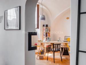 Prodej kanceláře, Nové Město nad Metují, Husovo náměstí, 730 m2