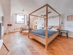 Prodej kanceláře, Nové Město nad Metují, Husovo náměstí, 730 m2