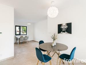 Prodej rodinného domu, Holubice, 179 m2