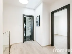 Prodej rodinného domu, Holubice, 179 m2