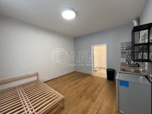 Pronájem bytu 1+kk, Praha - Holešovice, Pplk. Sochora, 25 m2