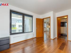 Pronájem bytu 2+kk, Praha - Dolní Chabry, Poštova, 56 m2