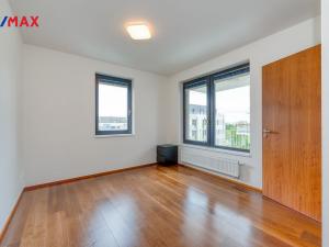 Pronájem bytu 2+kk, Praha - Dolní Chabry, Poštova, 56 m2