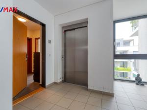 Pronájem bytu 2+kk, Praha - Dolní Chabry, Poštova, 56 m2
