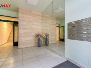 Pronájem bytu 2+kk, Praha - Dolní Chabry, Poštova, 56 m2