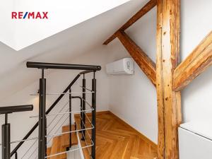 Pronájem bytu 1+kk, Praha - Malá Strana, Petřínská, 31 m2