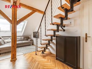 Pronájem bytu 1+kk, Praha - Malá Strana, Petřínská, 31 m2