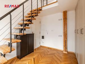 Pronájem bytu 1+kk, Praha - Malá Strana, Petřínská, 31 m2