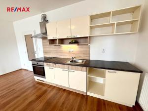 Prodej bytu 1+kk, Velký Osek, U hřiště, 39 m2