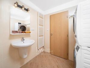 Prodej bytu 2+kk, Praha - Modřany, Pískařská, 79 m2