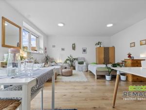 Prodej bytu 1+kk, Uherské Hradiště, Hrušková, 41 m2