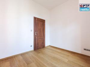 Pronájem bytu 2+kk, Plzeň - Jižní Předměstí, Krátká, 64 m2