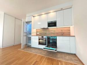 Pronájem bytu 1+kk, Praha - Holešovice, U průhonu, 39 m2
