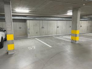 Pronájem garážového stání, Brno, Lidická, 13 m2