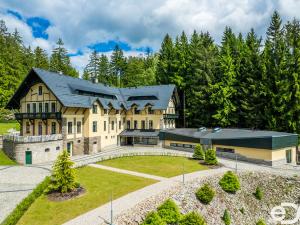 Pronájem ubytování, Jablonec nad Nisou, U Lesního divadla, 2930 m2