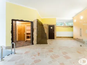 Pronájem ubytování, Jablonec nad Nisou, U Lesního divadla, 2930 m2