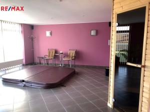 Pronájem rodinného domu, Praha - Hloubětín, Šestajovická, 320 m2