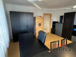 Pronájem výrobních prostor, Opava - Komárov, Podvihovská, 112 m2