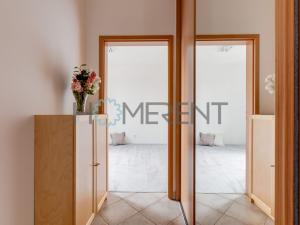 Prodej bytu 2+kk, Praha - Suchdol, Holubí, 43 m2