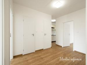 Pronájem bytu 4+1, Praha - Černý Most, Generála Janouška, 96 m2