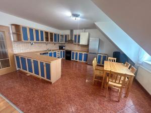 Pronájem bytu 3+kk, Praha - Střešovice, Parléřova, 110 m2