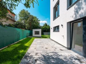 Prodej bytu 2+kk, Praha - Suchdol, U hotelu, 116 m2