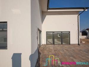 Prodej vily, Větrušice, 250 m2