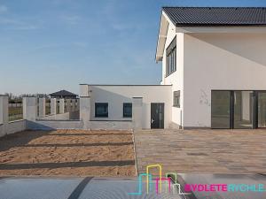 Prodej vily, Větrušice, 250 m2