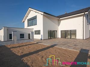 Prodej vily, Větrušice, 250 m2