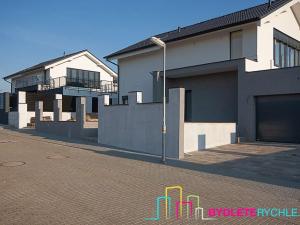 Prodej vily, Větrušice, 250 m2