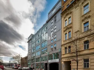 Pronájem kanceláře, Praha - Holešovice, Na Maninách, 3000 m2