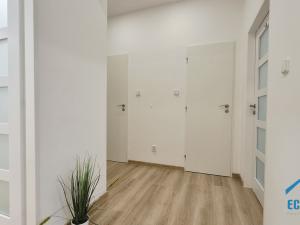 Prodej bytu 3+1, Praha - Vršovice, Vršovická, 77 m2