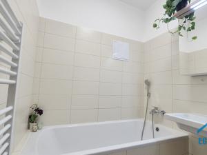 Prodej bytu 3+1, Praha - Vršovice, Vršovická, 77 m2