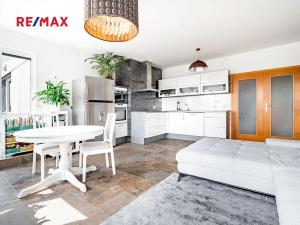Prodej bytu 4+kk, Praha - Uhříněves, Františka Diviše, 94 m2