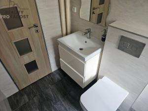 Pronájem bytu 2+1, Meziboří, Prokopa Holého, 56 m2