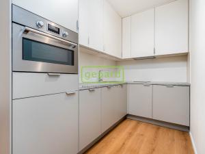 Prodej bytu 1+kk, Praha - Kobylisy, Pakoměřická, 30 m2