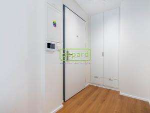 Prodej bytu 1+kk, Praha - Kobylisy, Pakoměřická, 30 m2
