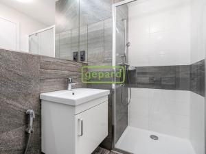 Prodej bytu 1+kk, Praha - Kobylisy, Pakoměřická, 27 m2