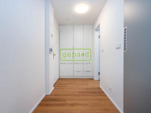 Prodej bytu 1+kk, Praha - Kobylisy, Pakoměřická, 27 m2