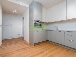 Prodej bytu 1+kk, Praha - Kobylisy, Pakoměřická, 27 m2