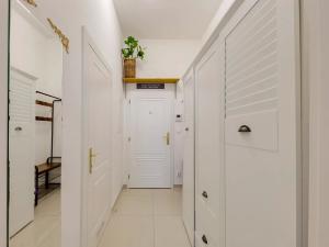 Prodej bytu 1+kk, Praha - Vinohrady, Záhřebská, 28 m2
