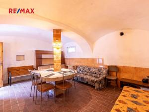 Prodej komerční nemovitosti, Obora, 900 m2