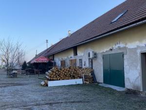 Pronájem obchodního prostoru, Líšnice, 40 m2
